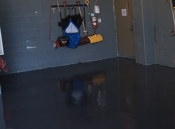 Finished epoxy floor